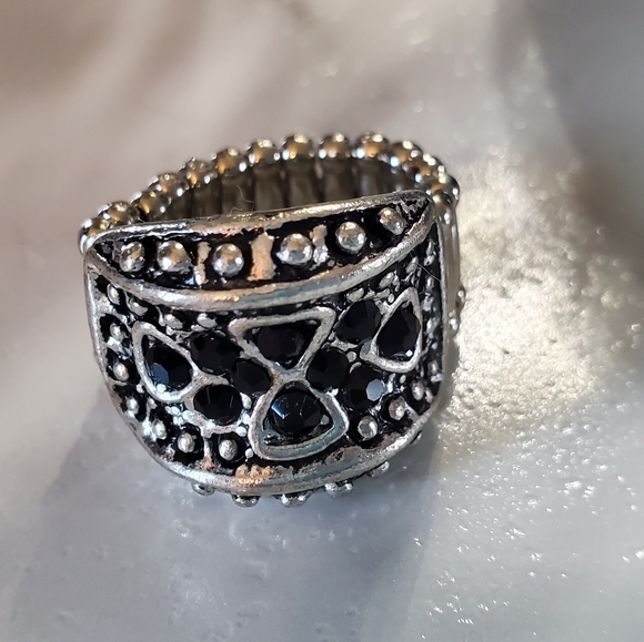 Silver Tone and Black Jewels Stretch Band Ring 💥3 for $24💥 - Picture 3 of 16